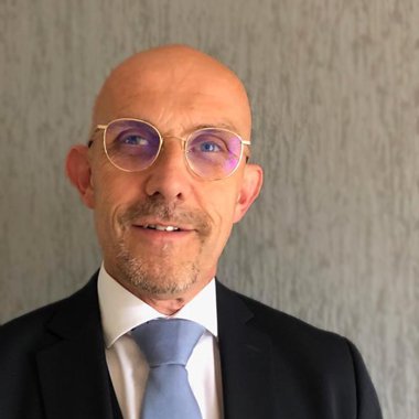 Henk – uitvaartbegeleider Henk - uitvaartbegeleider